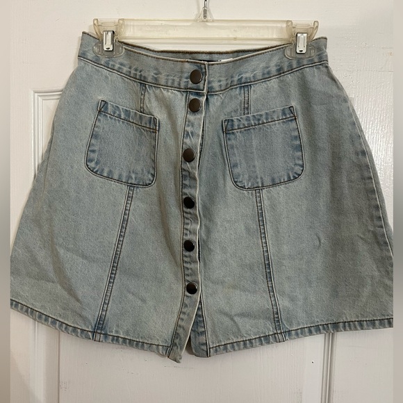 Urban Outfitters/BDG Light Wash Button Snap Denim Skirt NWT — L - Picture 2 of 4